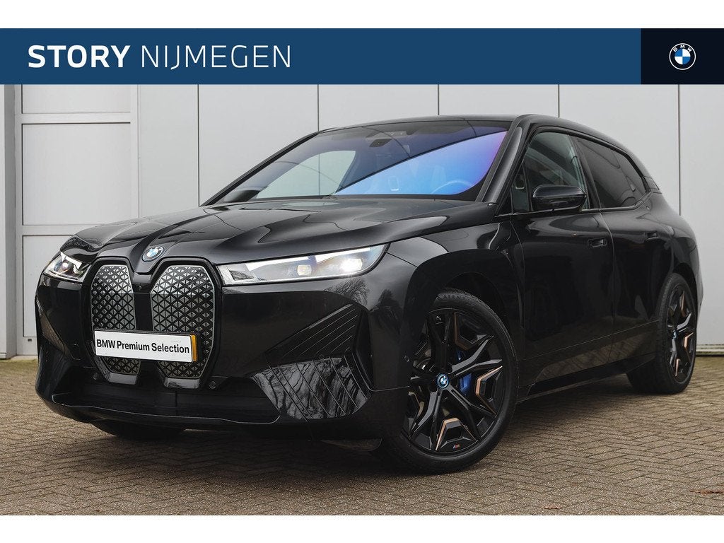 BMW iX xDrive40 High Executive / Sportpakket / Panoramadak S