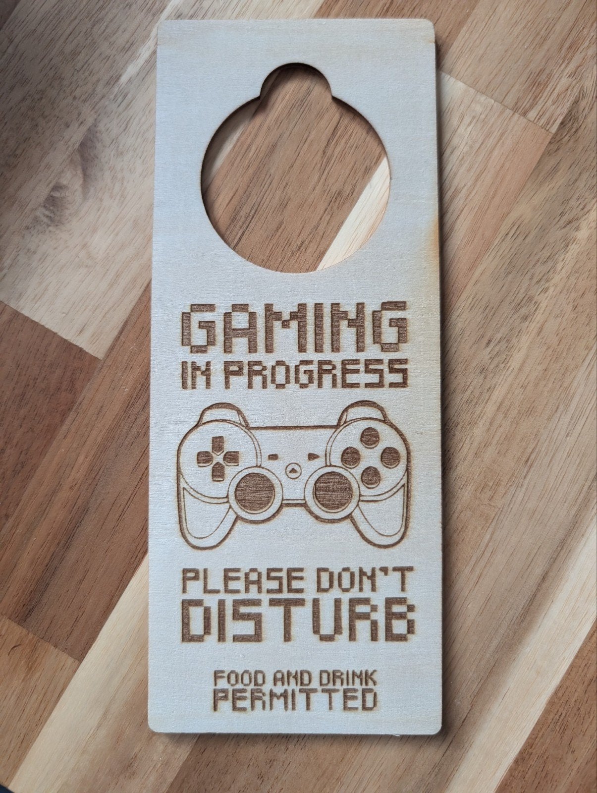 Deurhanger 'Gaming in Progress' - Hout 8x20cm, Ophalen of Verzenden, Nieuw, Bruin, Hout