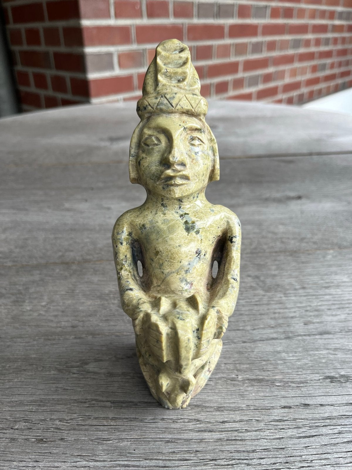 Unieke handgesneden stenen sculptuur - Maya/Azteekse stijl, Ophalen of Verzenden, Handgemaakt, 20 - 50 cm, Steen of Keramiek