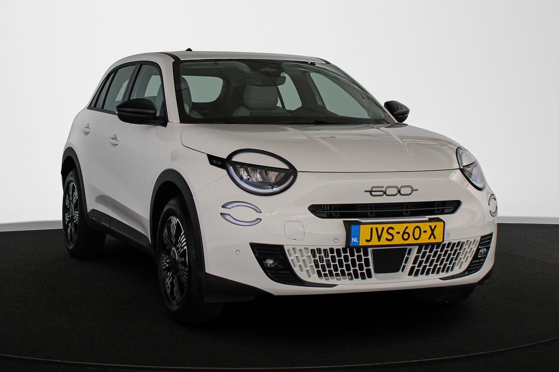 Fiat 600 1.2 Hybrid Icon Stoelverwarming Camera Keyless Carp, Auto's, Stof, Gebruikt, 1199 cc, 620 kg