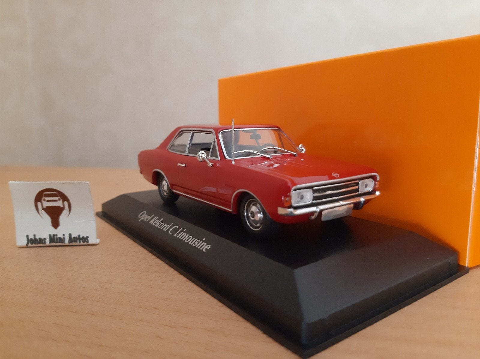 Opel Rekord C 1966 Rood van Maxichamps 1:43
