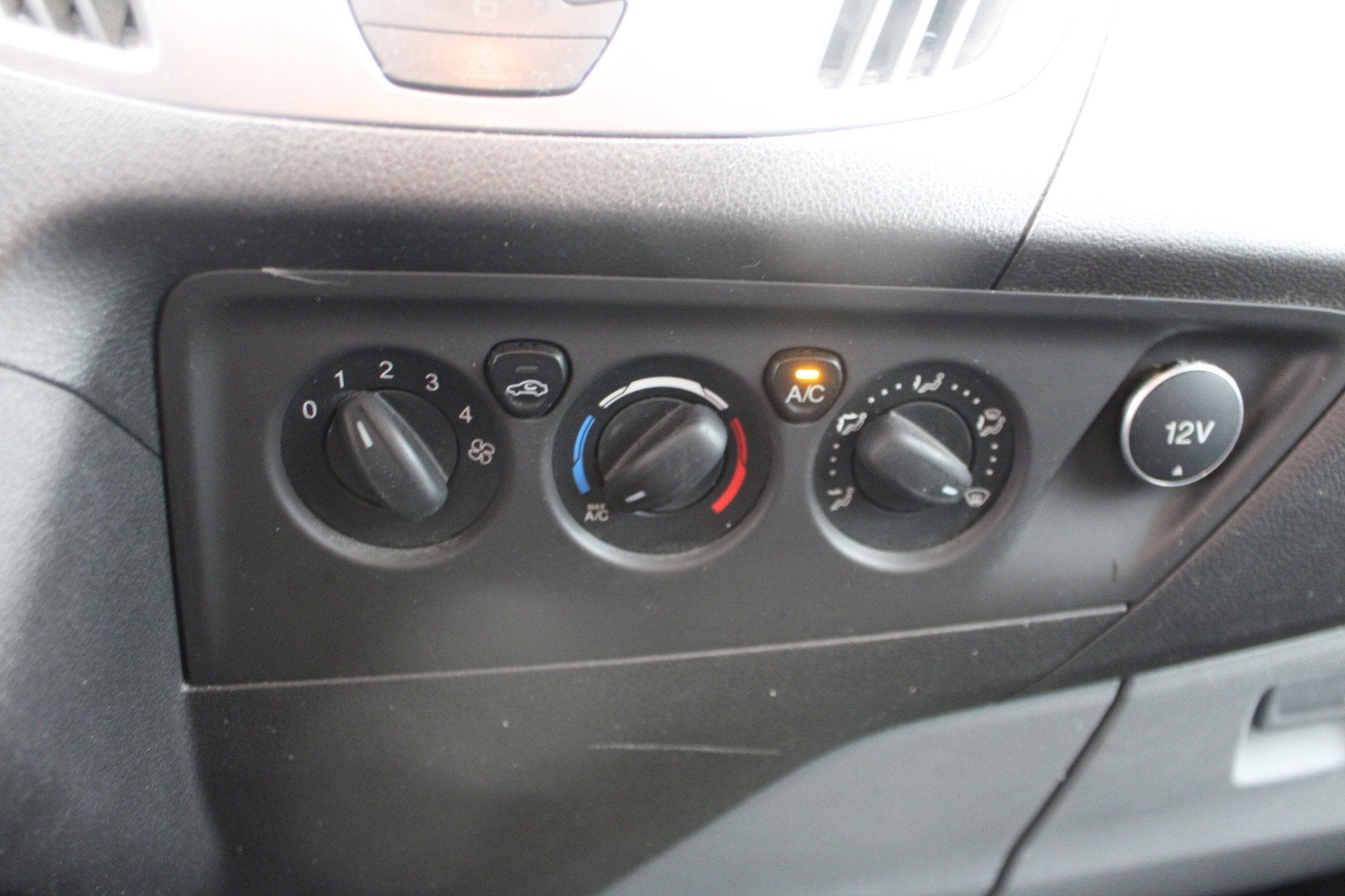 Foto 23 van Ford Transit Custom 270 2.2 TDCI L1H1 Trend camera, navi, ai
