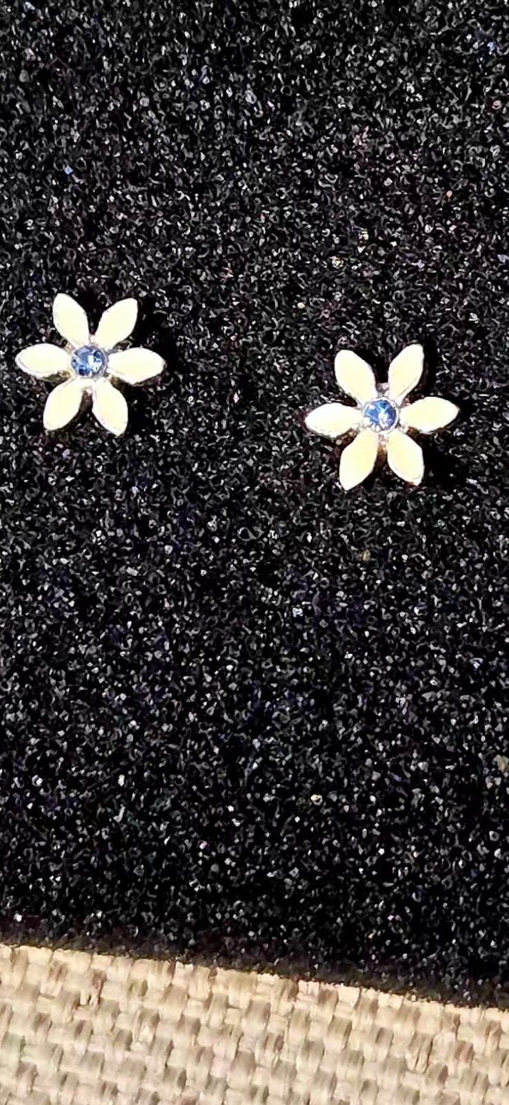 Schattige Margrietjes Oorknopjes met Blauwe Steentjes, Met kristal, Overige materialen, Wit, Nieuw
