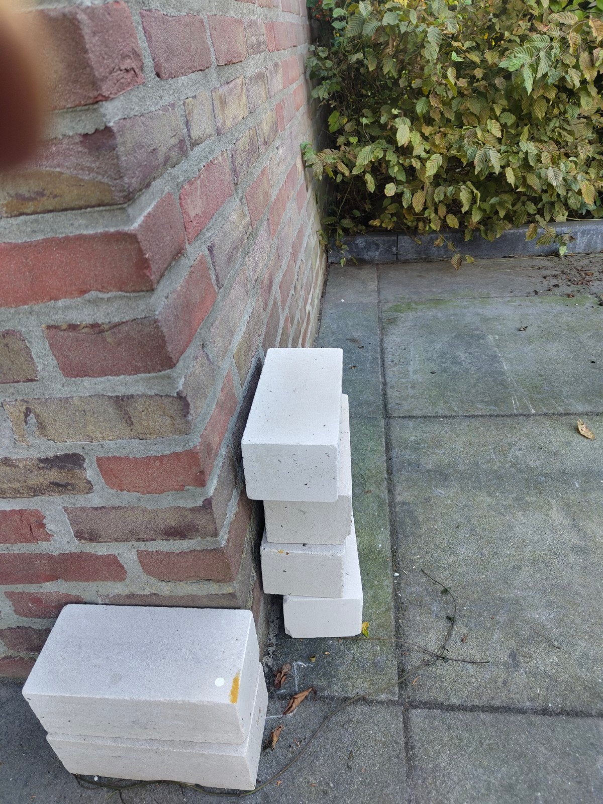 Kalkzandstenen blokken - Ideaal voor diverse projecten, Doe-het-zelf en Verbouw, Ophalen of Verzenden, Gebruikt, Kalkzandstenen