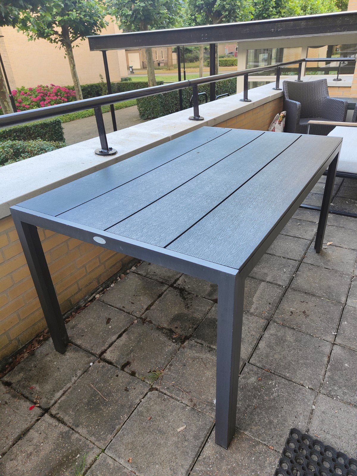Moderne zwarte tuinset: tafel (150x90) met 4 stoelen, 4 zitplaatsen, Kunststof, Gebruikt, Ophalen of Verzenden