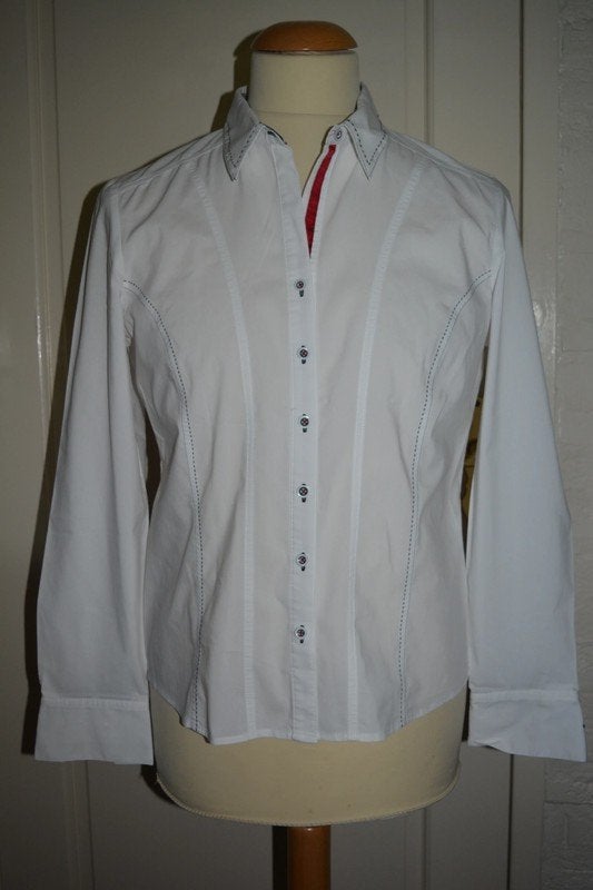 Rabe, mooi witte blouse met rood detail. mt 40, Maat 38/40 (M), Rabe, Wit, Ophalen of Verzenden