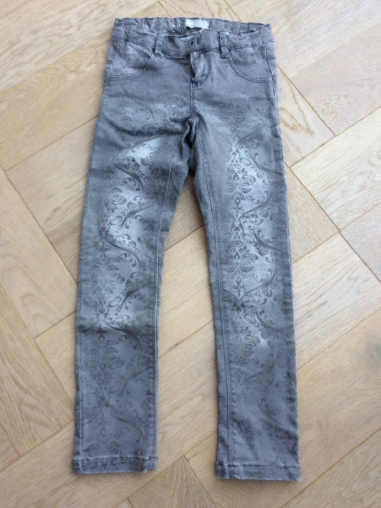 ZGAN grijzige bewerkte skinny spijkerbroek Name It 116, Kinderen en Baby's, Broek, Meisje, Ophalen of Verzenden, Zo goed als nieuw