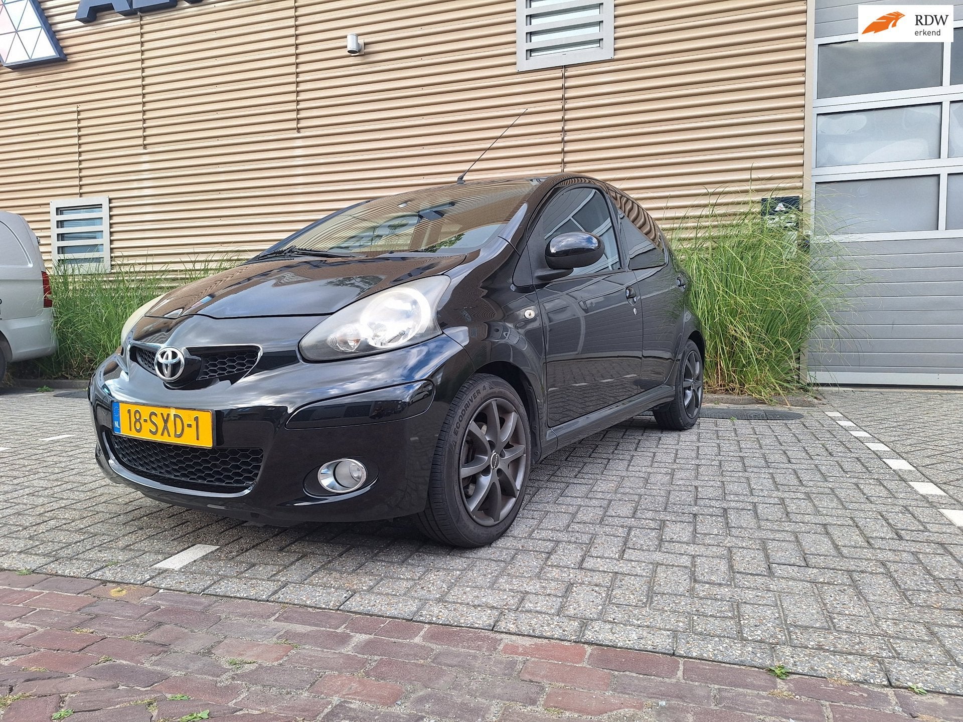 Toyota Aygo | 1.0-12V Dynamic Navigator | Airco | Navigatie, Auto's, Voorwielaandrijving, Euro 5, 4 stoelen, Origineel Nederlands