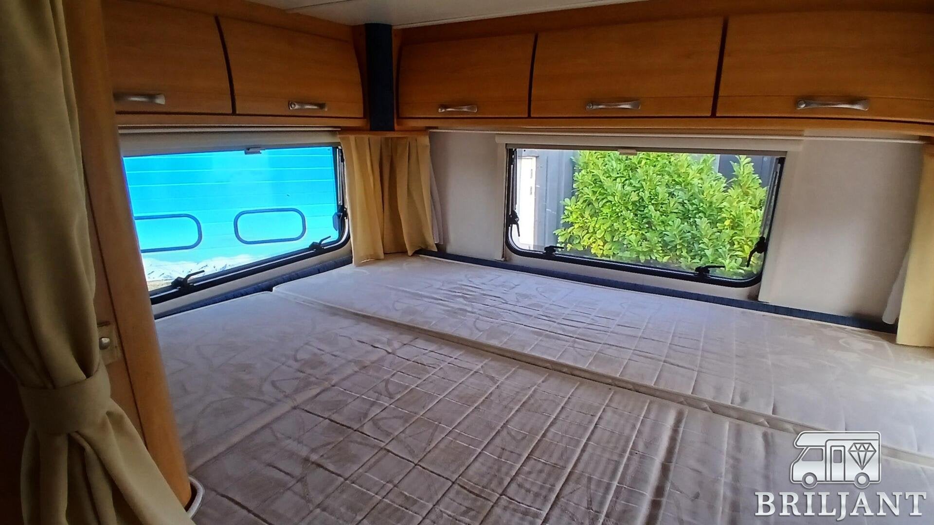 Foto 17 van Lmc LIBERTY 688 TI AUTOMAAT/dwarsbed