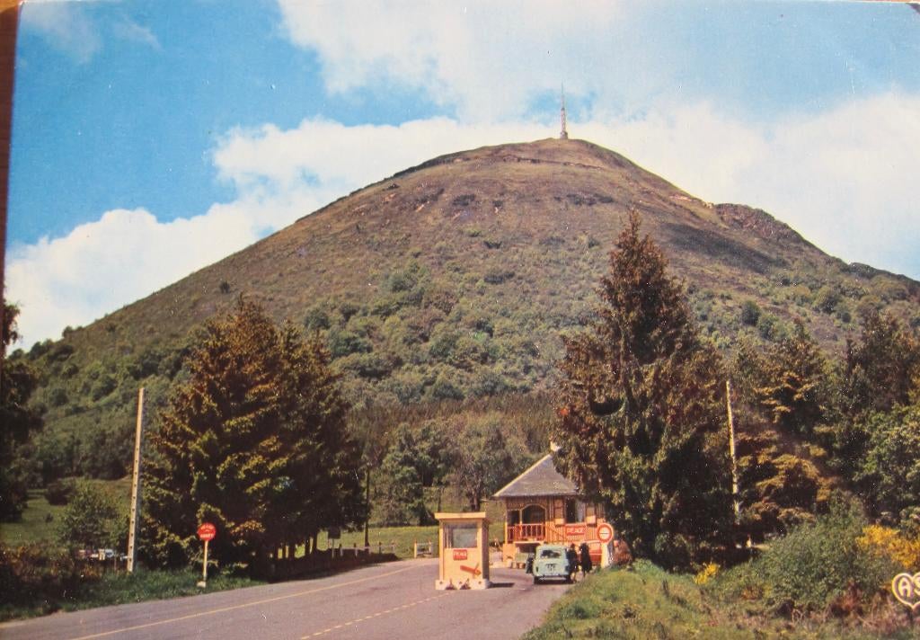 Puy-de-Dome in de Auvergne - nieuwe ansichtkaart, Verzenden, 1980 tot heden, Ongelopen, Frankrijk