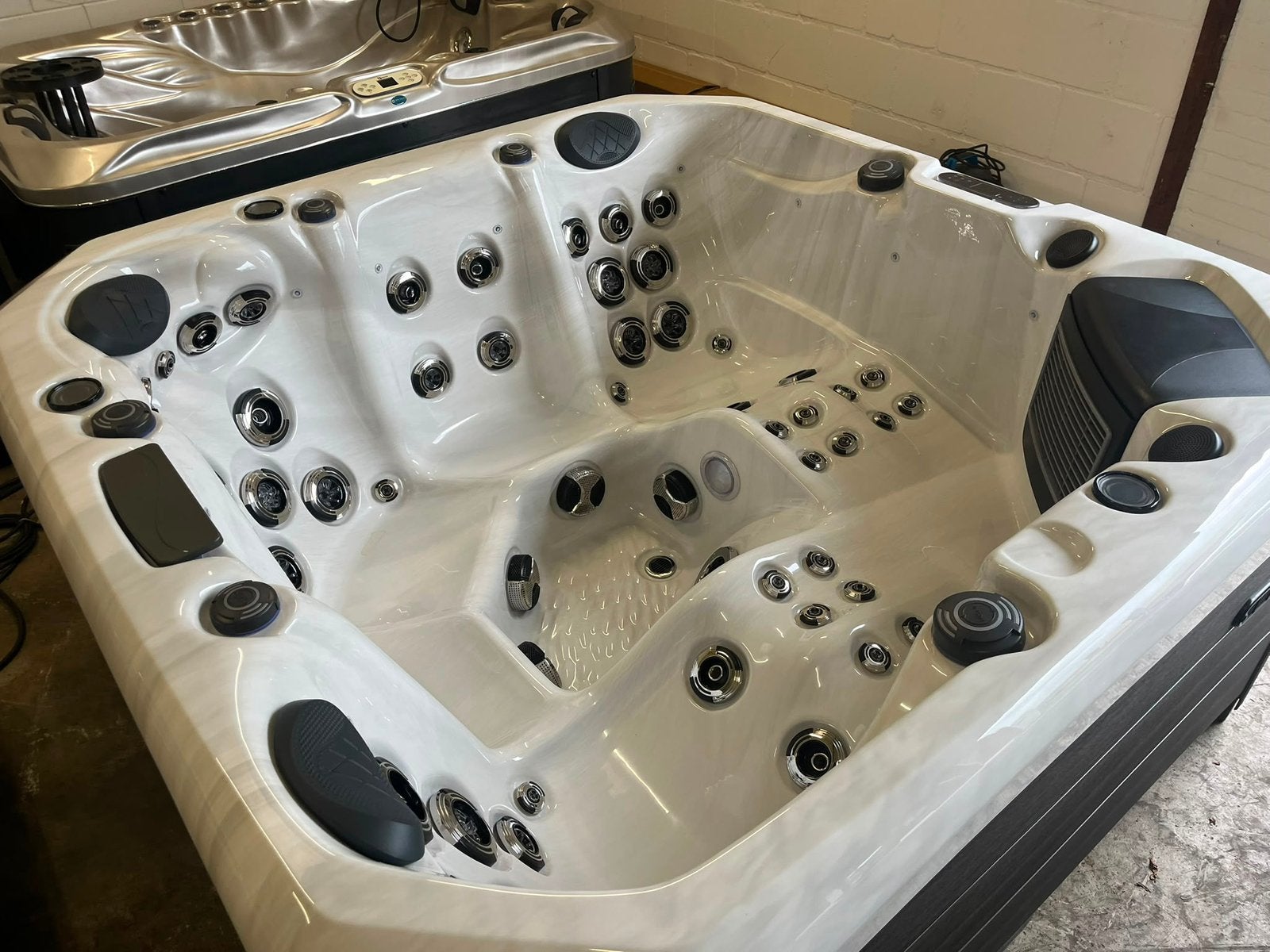 Luxe nieuwe Platinum Spa Marselle incl. Garantie & Plaatsing, Tuin en Terras, Bubbelbaden en Hottubs, Ophalen, Nieuw, Filter