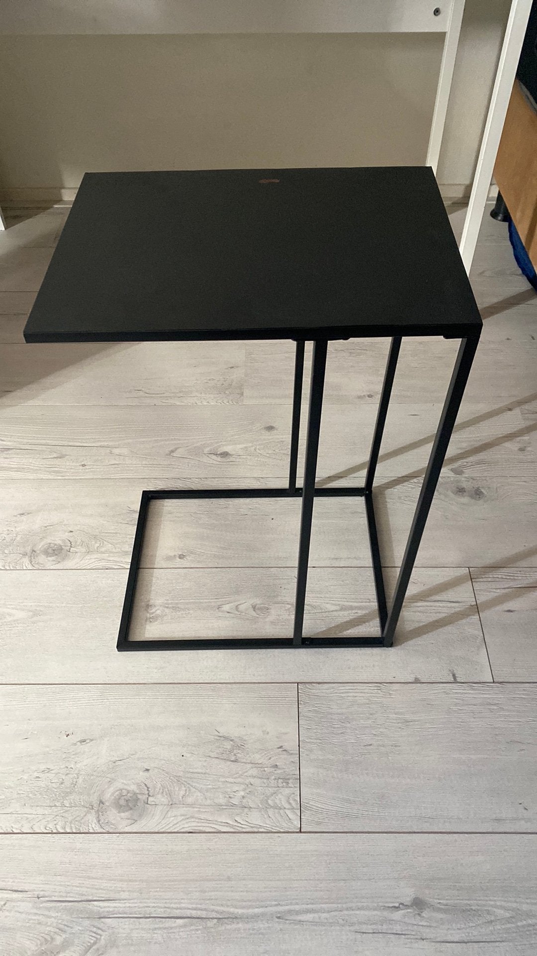 Zwart metalen bijzettafeltje, Minder dan 55 cm, Gebruikt, Metaal of Aluminium, Industrieel