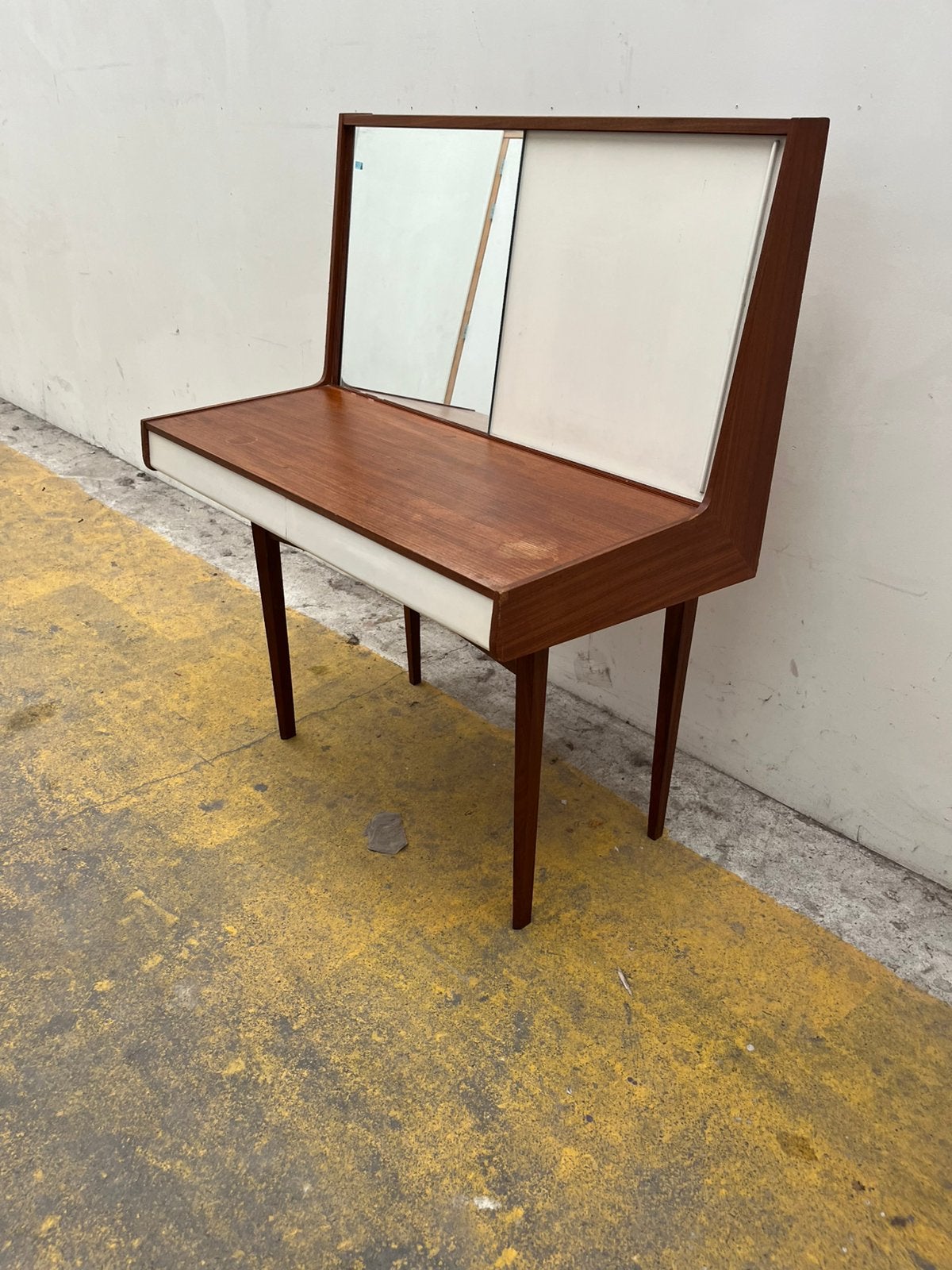 Vintage kaptafel ‘Elisabeth’ O. Ottelin Finland Stockmann Oy, Gebruikt, Hout, 50 tot 100 cm, Ophalen of Verzenden