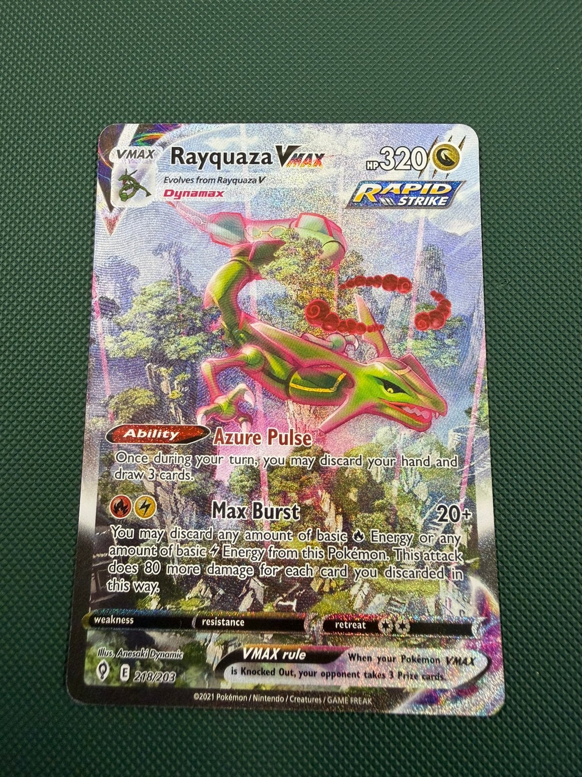 Pokemon Rayquaza Vmax 218/203 alt art evolving skies, Ophalen of Verzenden, Zo goed als nieuw