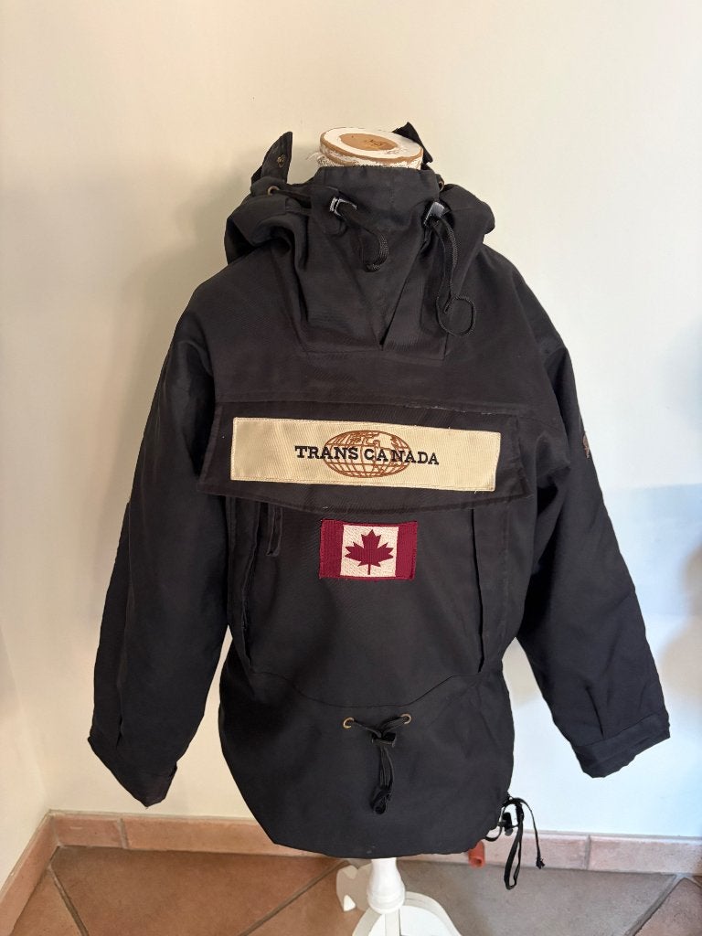 Zwart Trans Canada anorakjack Canadese esdoornbladpatch. 38, Kleding | Dames, Maat 38/40 (M), Ophalen of Verzenden, Zo goed als nieuw