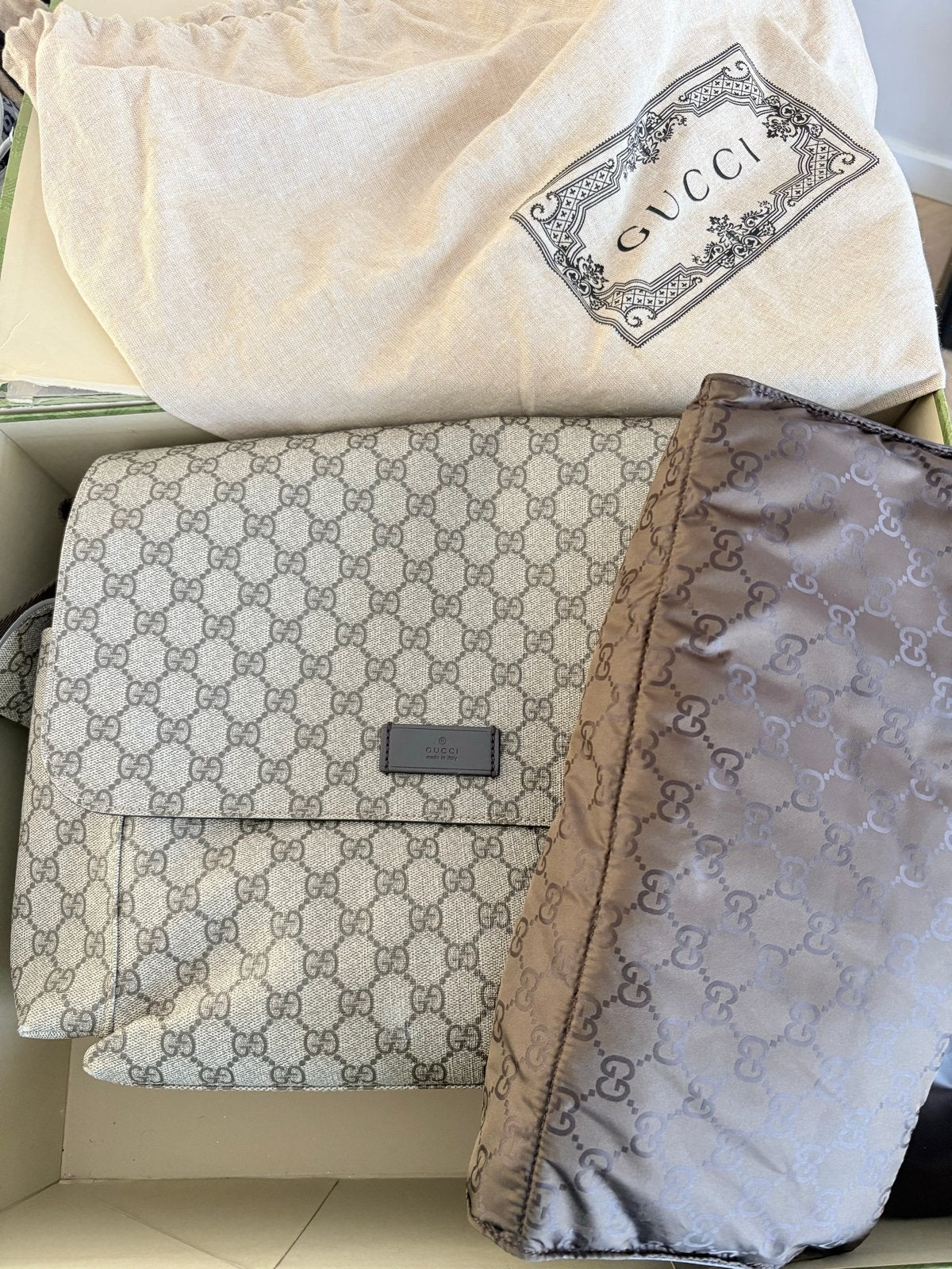 Gucci baby tas in zeer goede staat, Kinderen en Baby's, Verzorgingstas, Gucci, Zo goed als nieuw, Beige