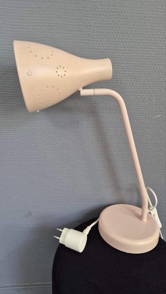 Ikea Snoïg bureaulamp licht roze 🩷, Gebruikt, Ophalen of Verzenden, Bureaulamp, Metaal