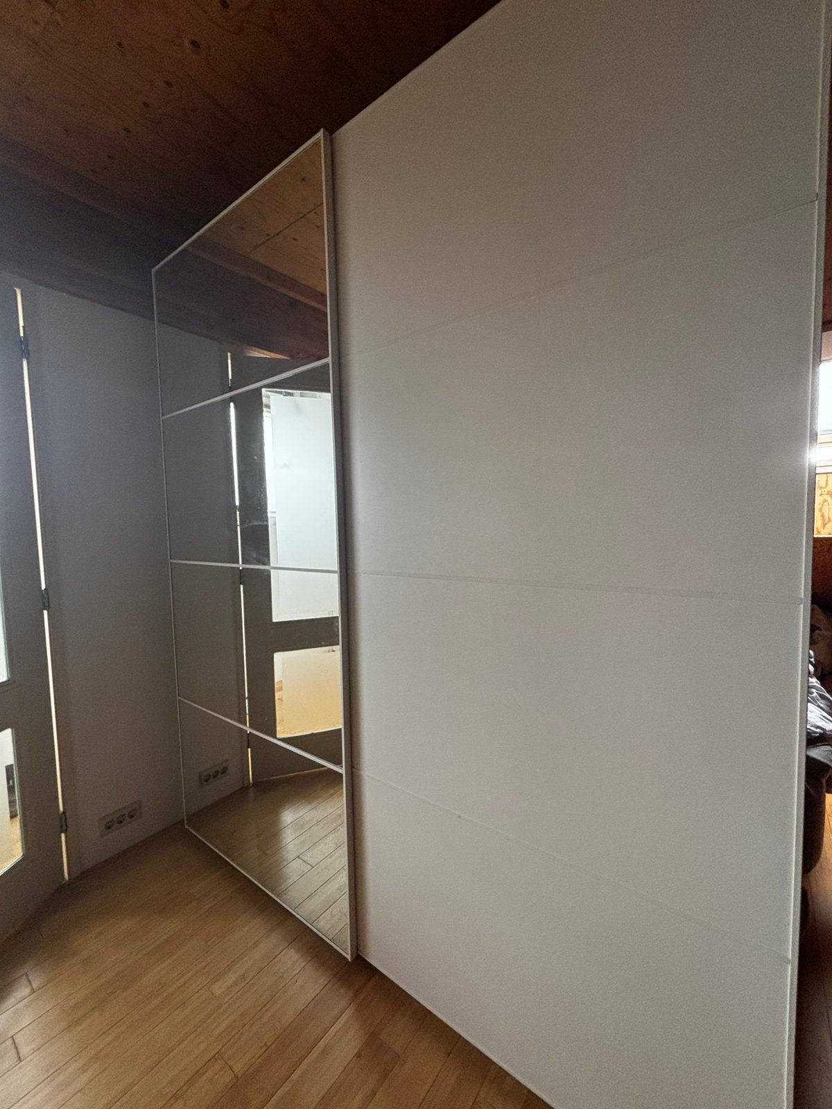 IKEA PAX kledingkast 200 x 232 cm – Wit met spiegeldeuren, Ophalen, Zo goed als nieuw, 50 tot 75 cm, 200 cm of meer