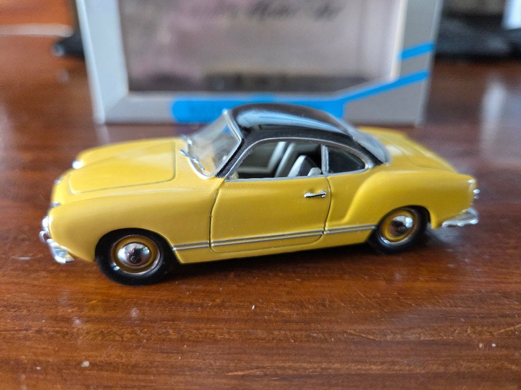 Modelauto 1:43 VW Volkswagen Karmann Ghia Minichamps, Ophalen, Zo goed als nieuw, Auto, MiniChamps