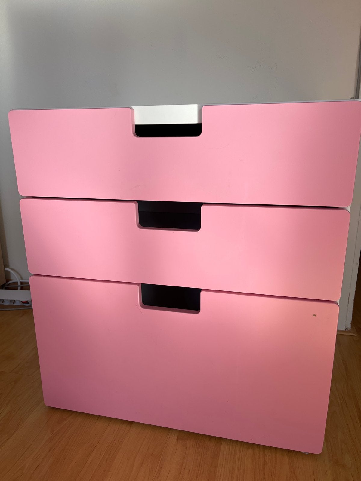 IKEA ladekast wit met roze, Huis en Inrichting, Ophalen, Gebruikt, 50 tot 100 cm, 3 of 4 laden