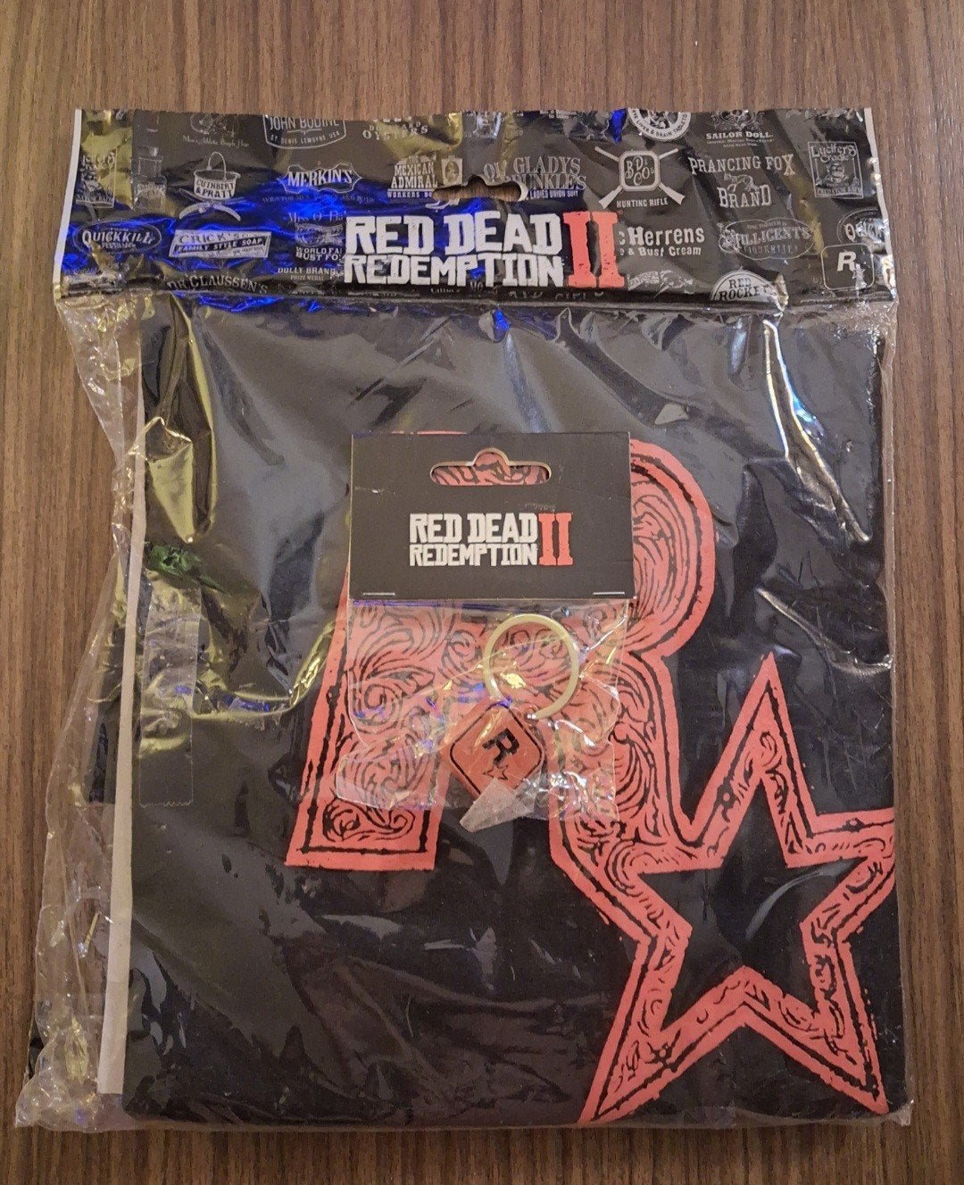 Red Dead Redemption 2 T-shirt met Sleutelhanger, Zwart, Nieuw, Overige maten, Ophalen of Verzenden