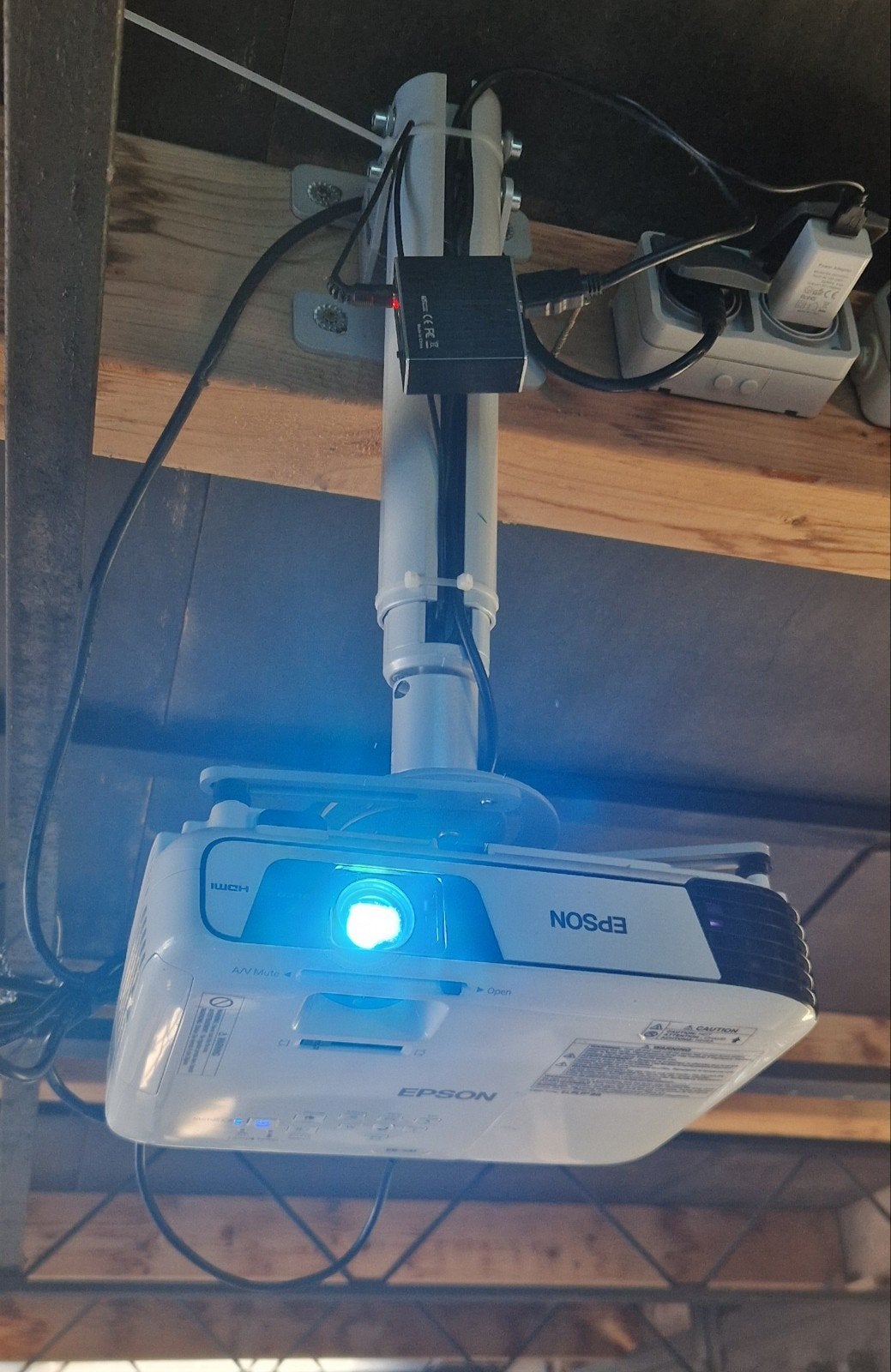 Epson EB-S31 Beamer met Projecta scherm en afstandsbediening, Ophalen, Zo goed als nieuw, Overige resoluties, Epson
