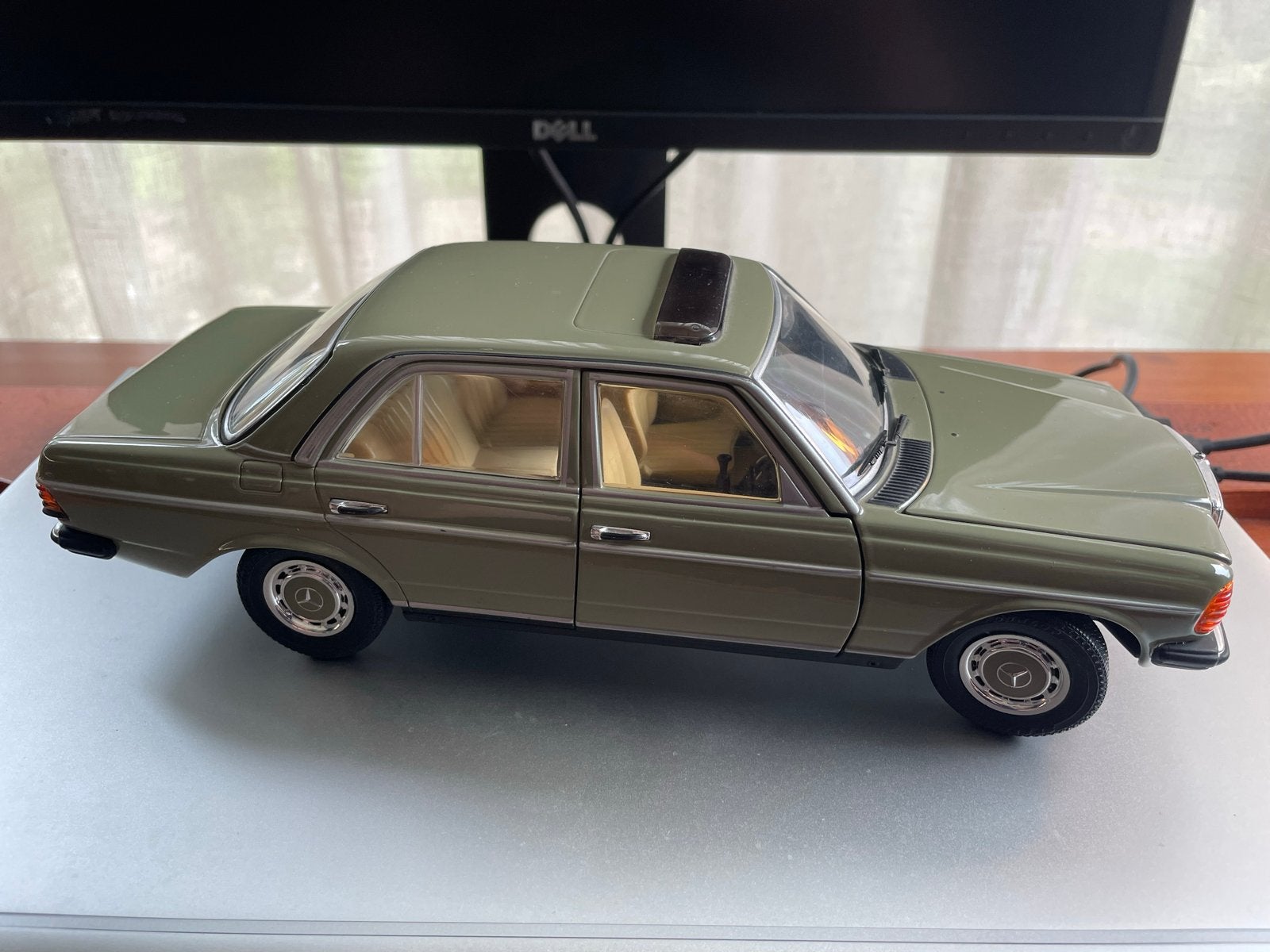 Revell Mercedes-Benz 280E (W123) Groen Modelauto, Ophalen of Verzenden, Zo goed als nieuw, Auto, Revell