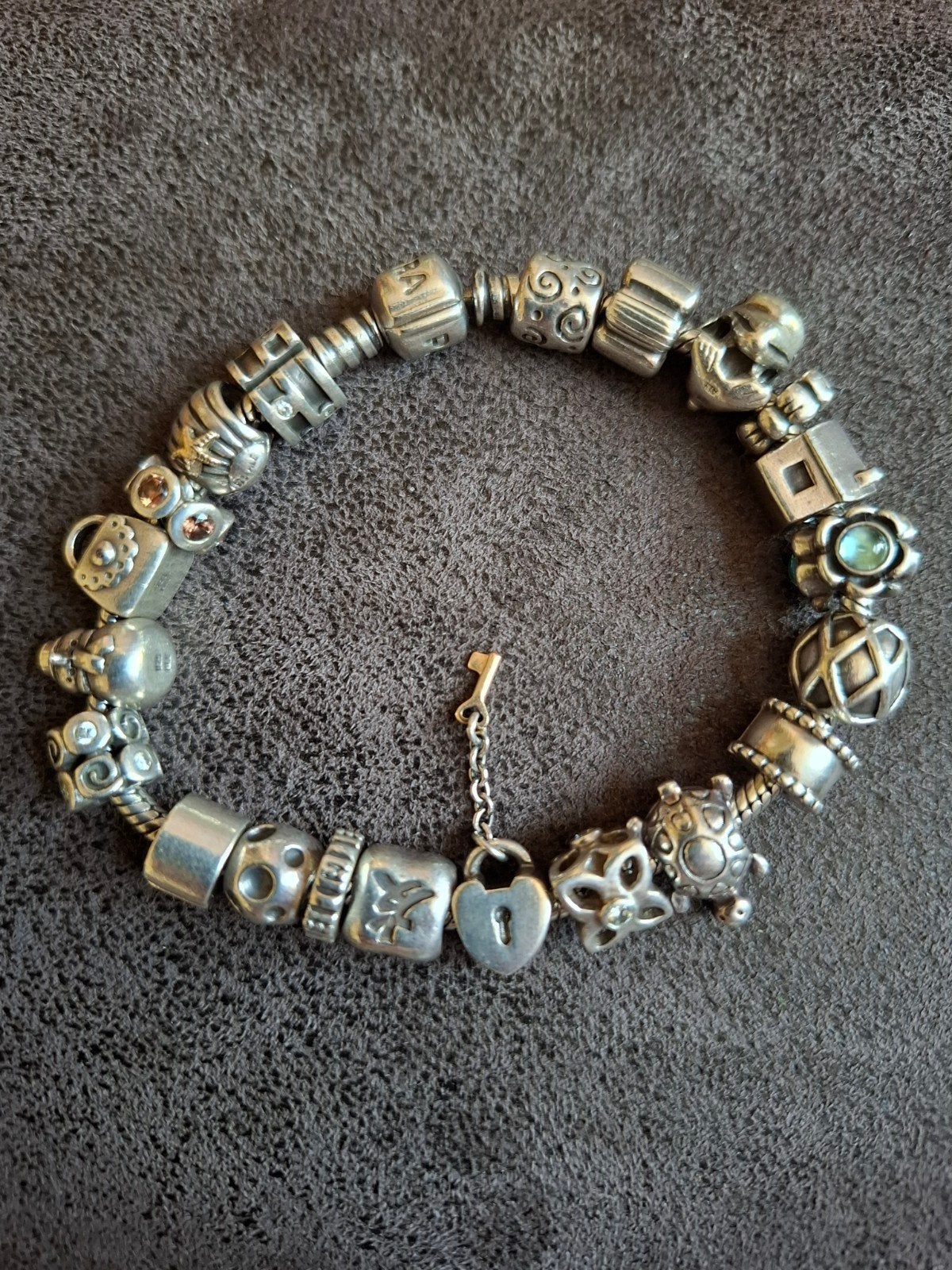 Pandora bedelarmband met diverse bedels, Sieraden, Tassen en Uiterlijk, Armbanden, Gebruikt, Ophalen of Verzenden, Zilver, Met bedels of kralen