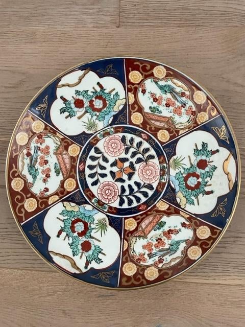 Grote Japandi imari schaal porselein. Gold charger animals., Ophalen