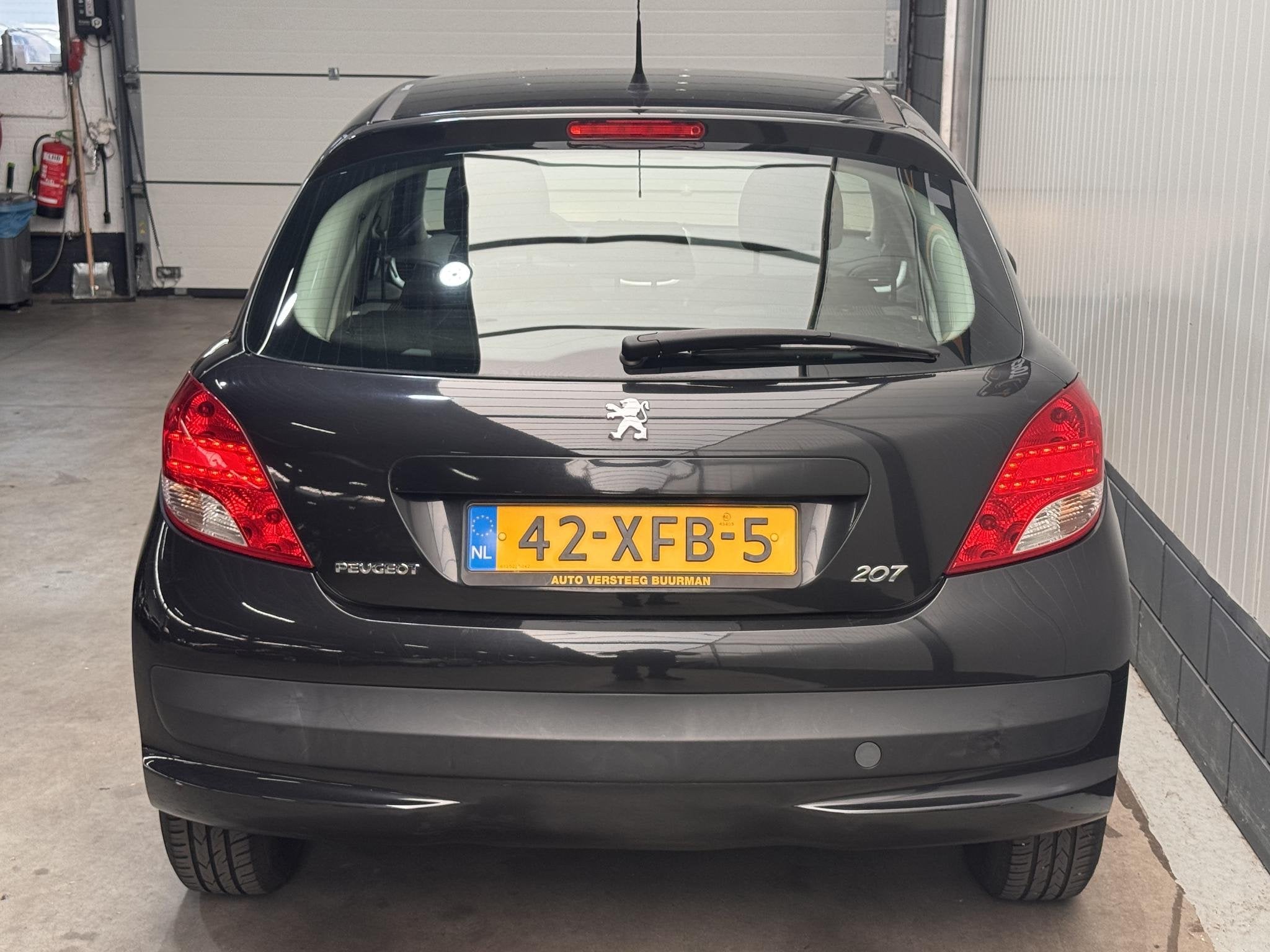 Foto 6 van Peugeot 207 1.4 VTi Urban Move AUTOMAAT