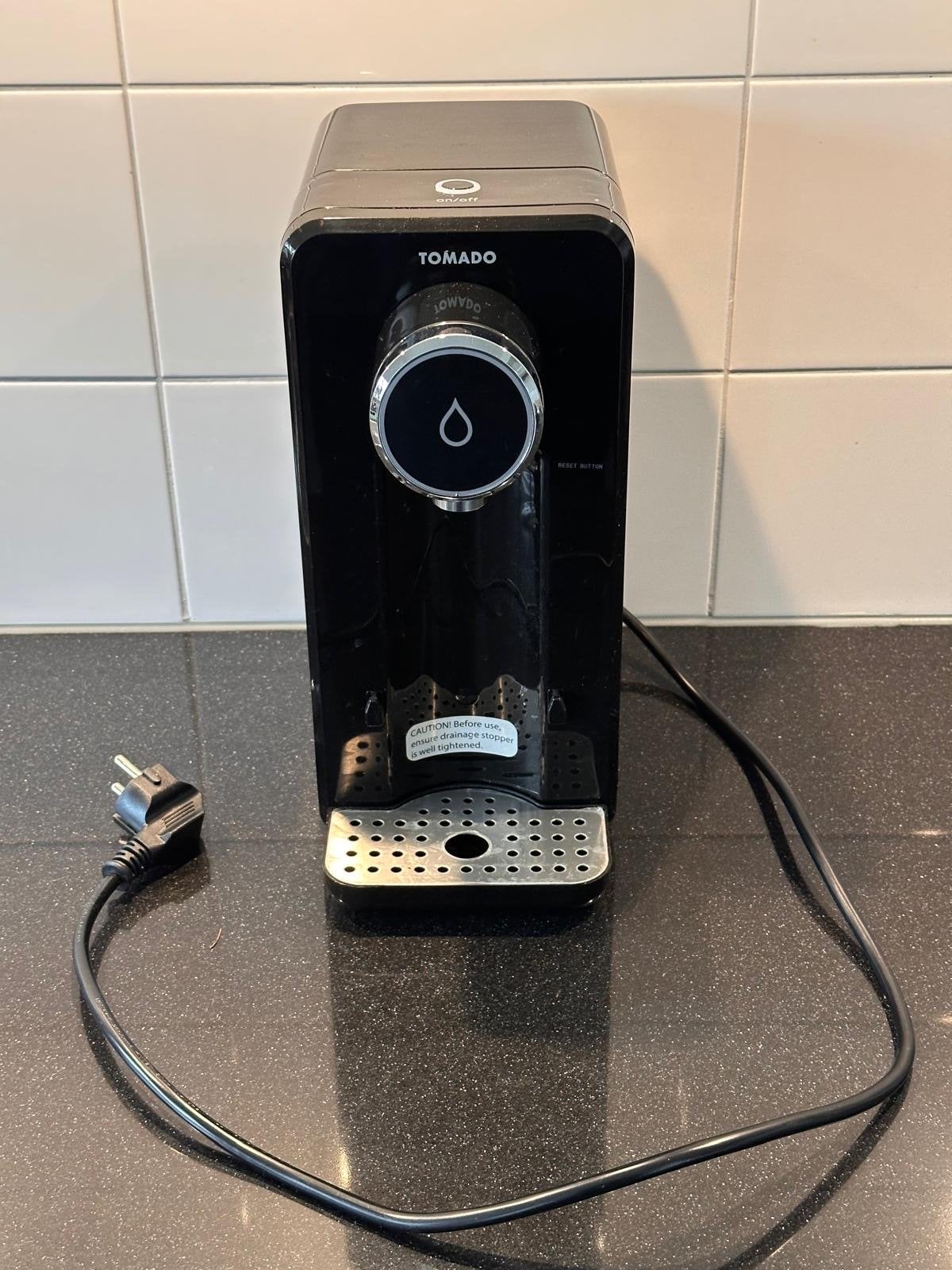 Tomado TWD2501B Instant Heetwaterdispenser Zwart, Witgoed en Apparatuur, Waterkokers, 2 liter of meer, Ophalen of Verzenden, Zo goed als nieuw