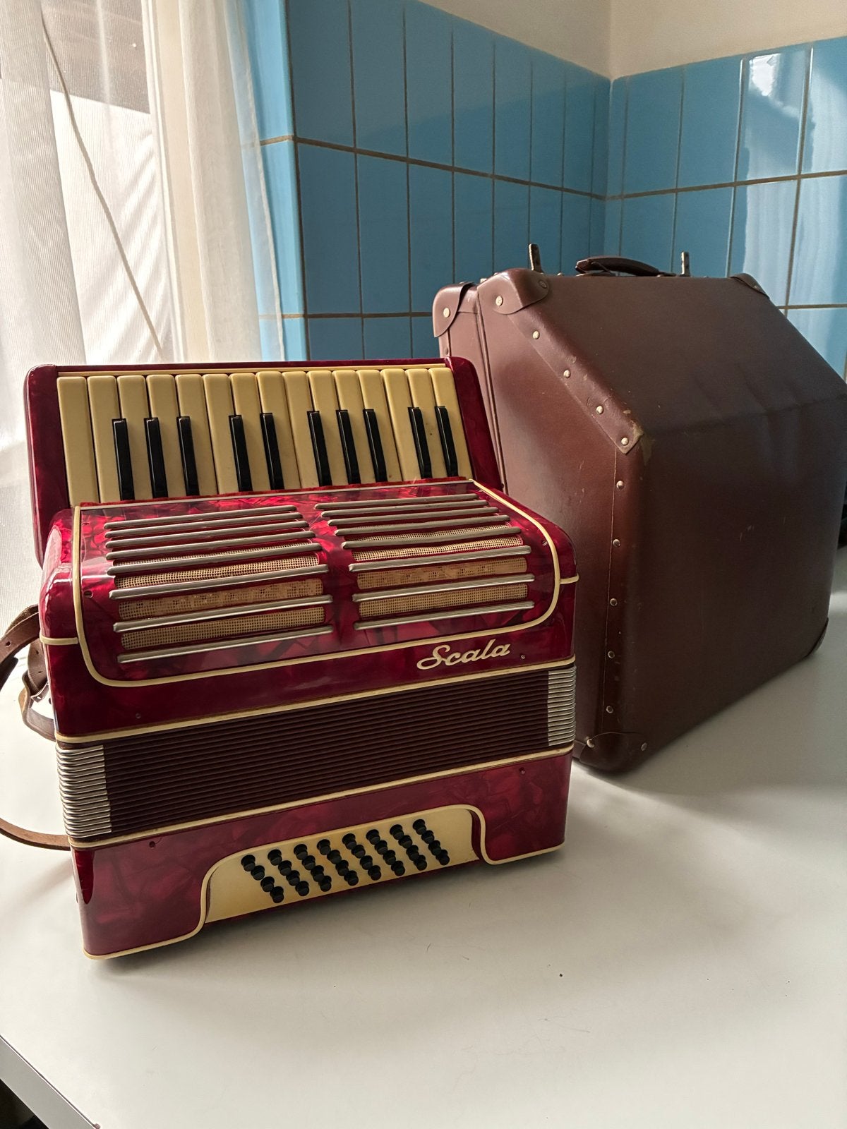 Oude Scala 32-basser accordeon, Overige merken, Gebruikt, 32-bas, Met koffer