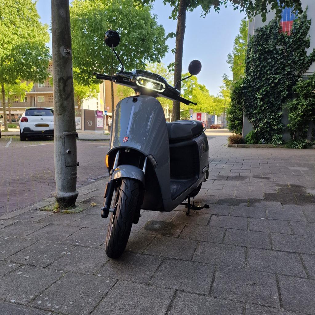 Elektrische scooter La Souris S1, Fietsen en Brommers, Snorfietsen en Snorscooters, Elektrisch, Zo goed als nieuw, Ophalen, Overige merken