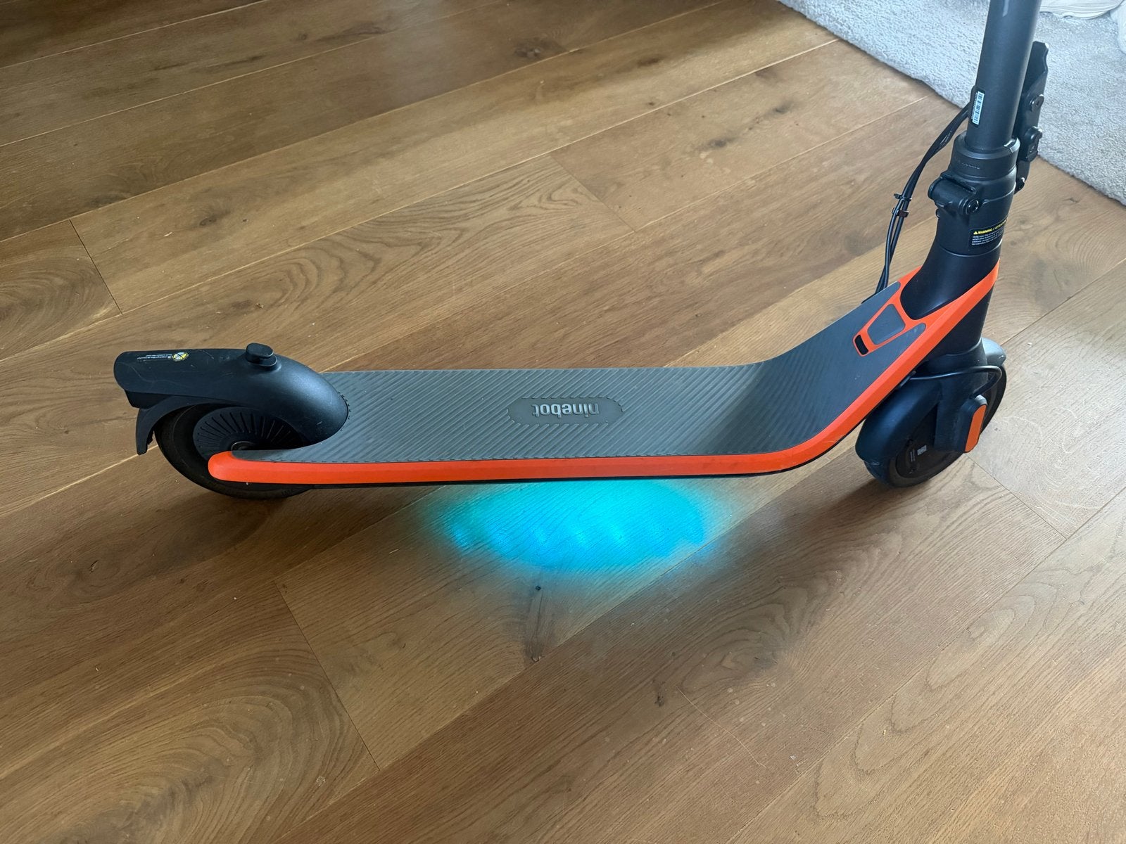 Segway Ninebot Elektrische Kinderstep met LED-verlichting, Fietsen en Brommers, Steps, Ophalen of Verzenden, Gebruikt, Elektrische step (E-scooter)