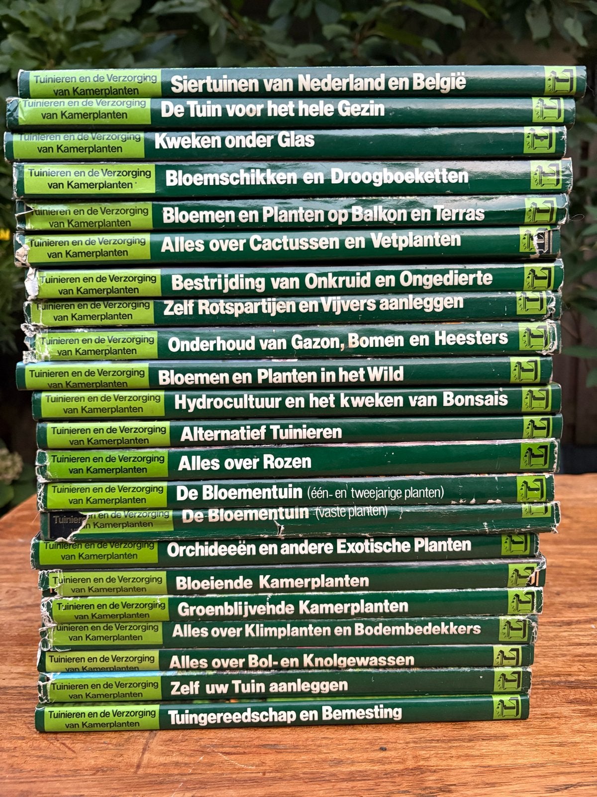 Grote collectie Tuinieren en Verzorging van Kamerplanten, Ophalen of Verzenden, Zo goed als nieuw, Tuinieren en Tuinplanten