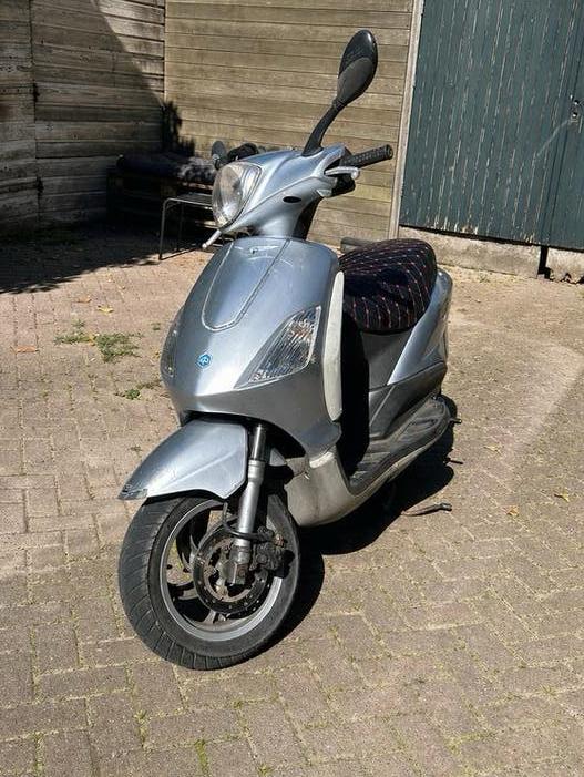 Snelle Piaggio fly (ruilen ook mogelijk!), Fietsen en Brommers, Scooters | Piaggio, Ophalen, Gebruikt, Fly, Benzine