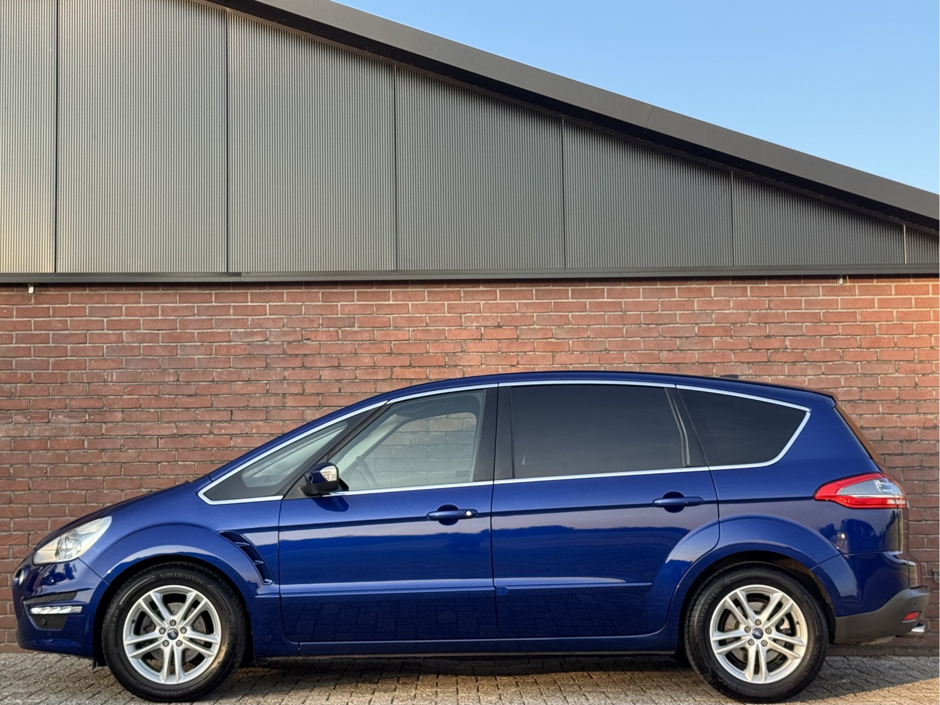 Ford S-Max 2.0EB PLATINUM | NAVI! | PANODAK! | TREKHAAK!, Auto's, Euro 5, 1976 cc, Gebruikt, Zwart
