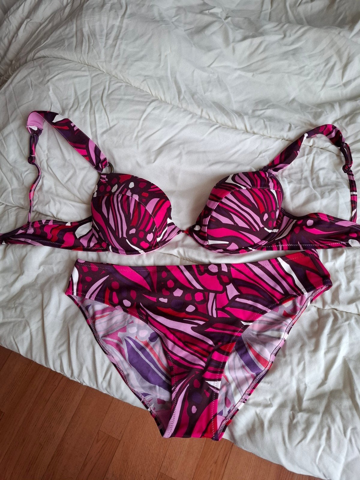 Bikini Livera, Kleding | Dames, Badmode en Zwemkleding, Zo goed als nieuw, Bikini, Ophalen of Verzenden