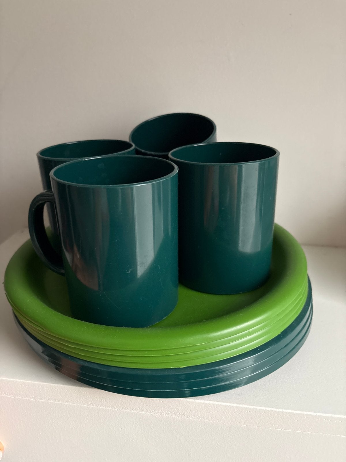 Gratis af te halen: Plastic camping borden en bekers, Caravans en Kamperen, Ophalen, Gebruikt