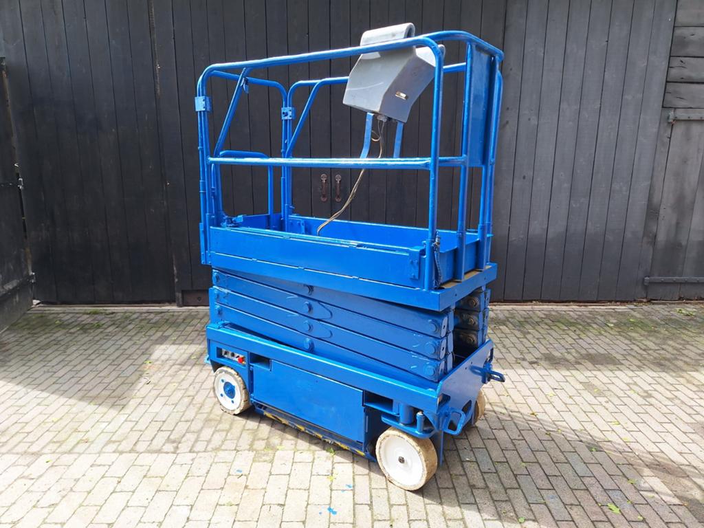 Upright MX19 hoogwerker 7.8 meter werkhoogte, Ophalen