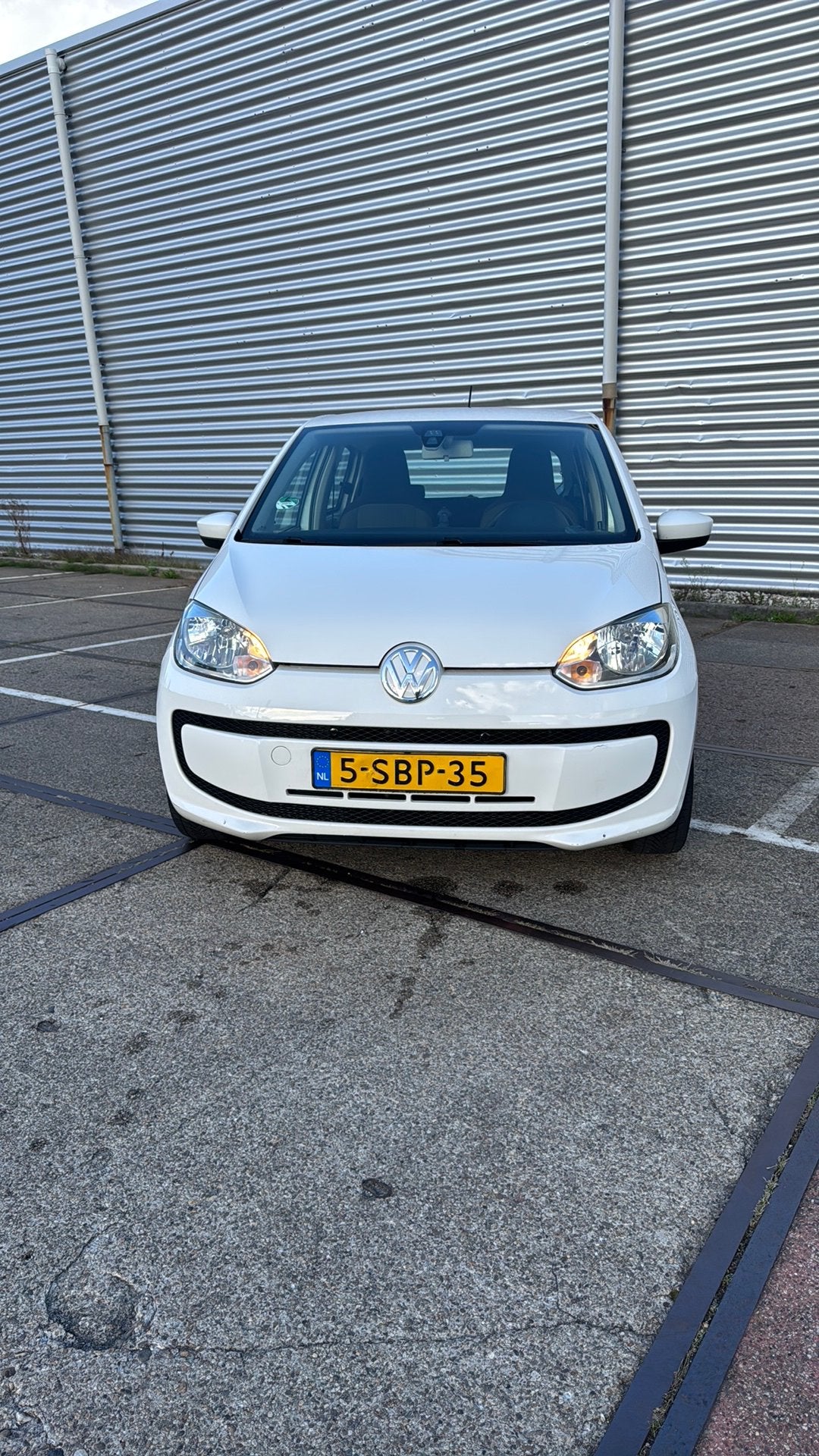 Volkswagen up! 1.0 44KW 2013 Wit 5 DRS Airco Cruise controle, Auto's, Voorwielaandrijving, Stof, 840 kg, 4 stoelen