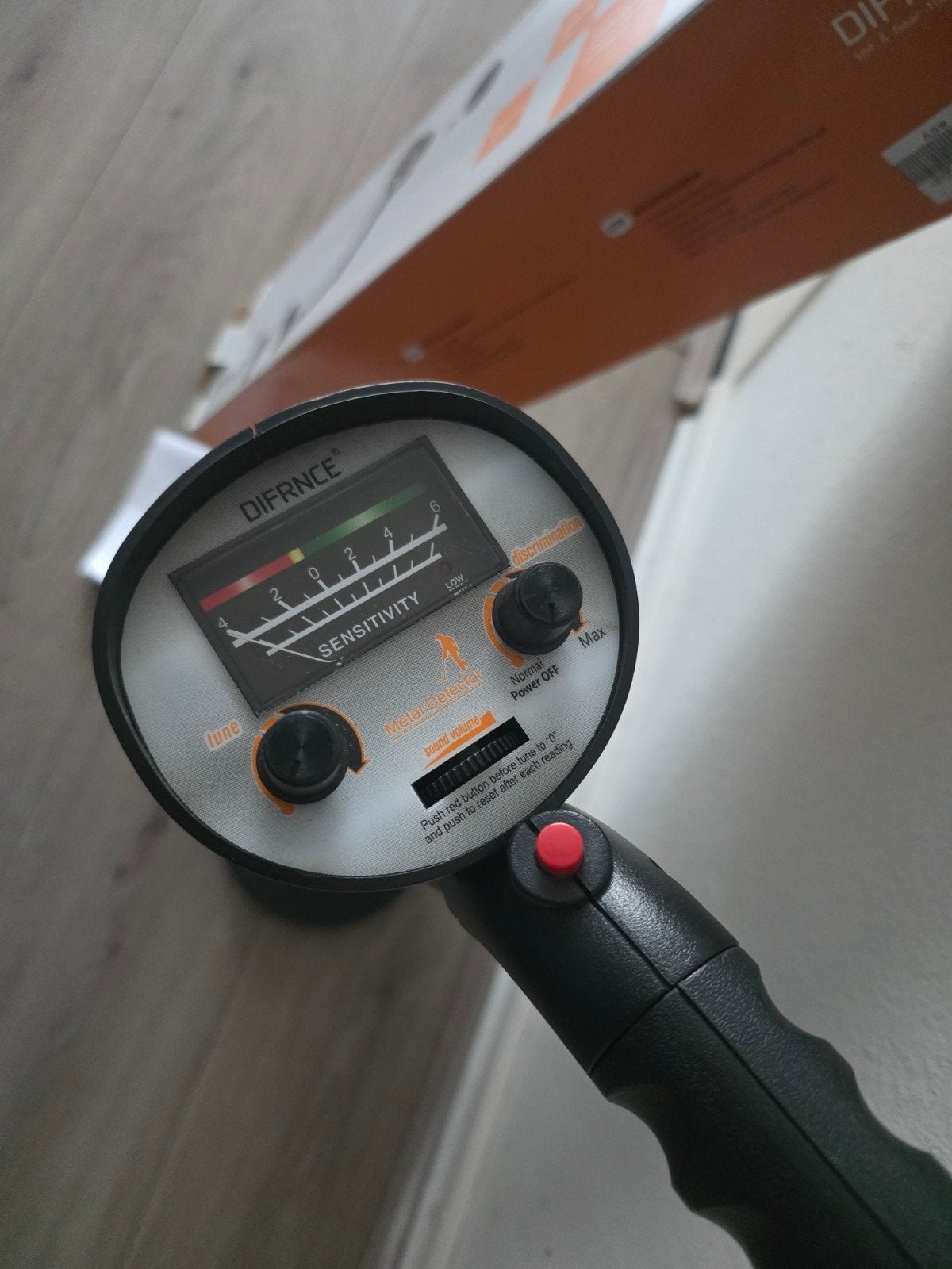 Foto 4 van DIFRNCE MET-100 Metaaldetector - Zo goed als nieuw