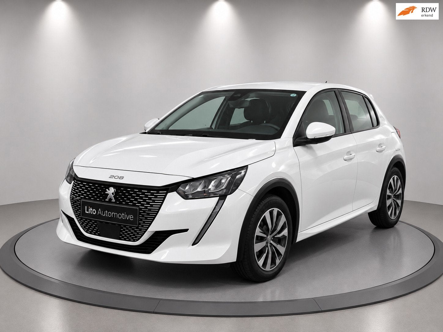 Peugeot E-208 EV Allure 50 kWh|CARPLAY|ACHTERUITRIJCAMERA|EL, Auto's, 136 pk, Gebruikt, Adaptive Cruise Control, Origineel Nederlands