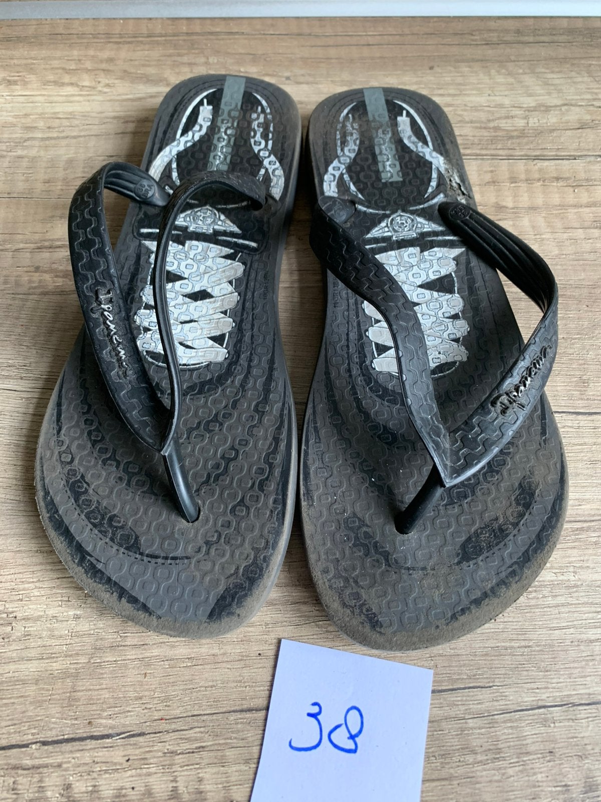 Slippers Ipanama maat 38 zwart, Ophalen of Verzenden, Zo goed als nieuw, Meisje, Overige typen