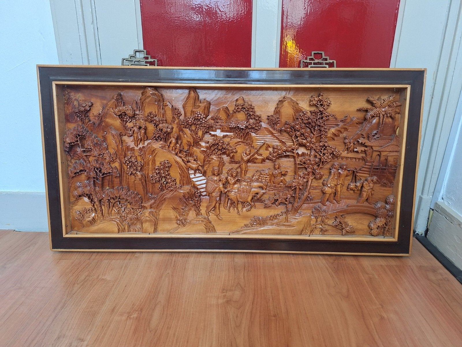 gesneden houten wandpaneel met chinees dorpje, Houtsnijwerk, Handgemaakt, Scène, Hout
