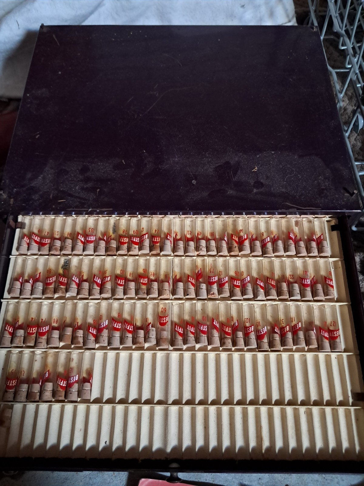 kroontjes v. horloge opberkistje met buisjes met kurkdop, Hobby en Vrije tijd, Ophalen, Gebruikt