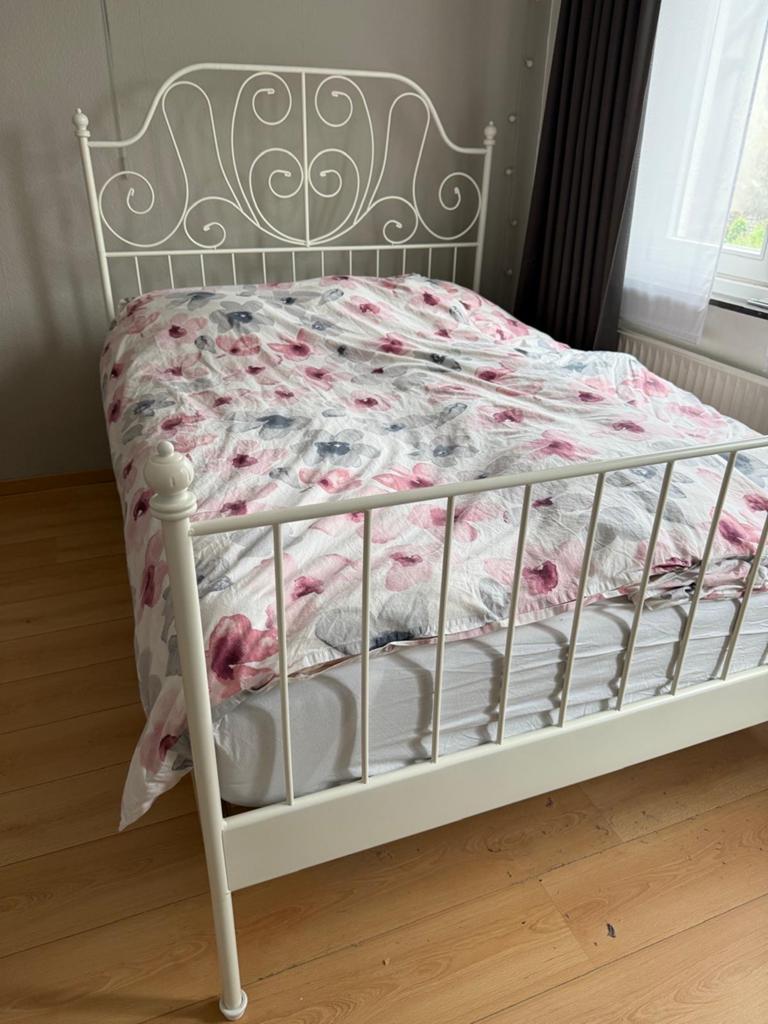 Bedframe inclusief lattenbodem, Huis en Inrichting, Slaapkamer | Bedden, Ophalen, Wit, Tweepersoons, 140 cm