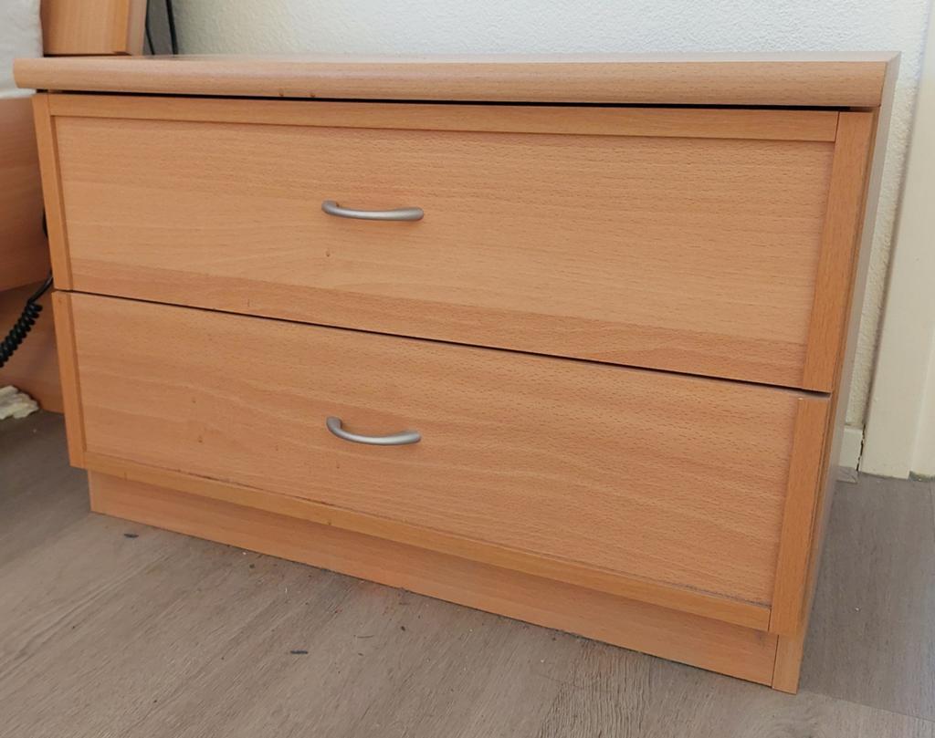 Houten nachtkastje met 2 lades, Ophalen, Gebruikt, 45 tot 65 cm, Minder dan 55 cm