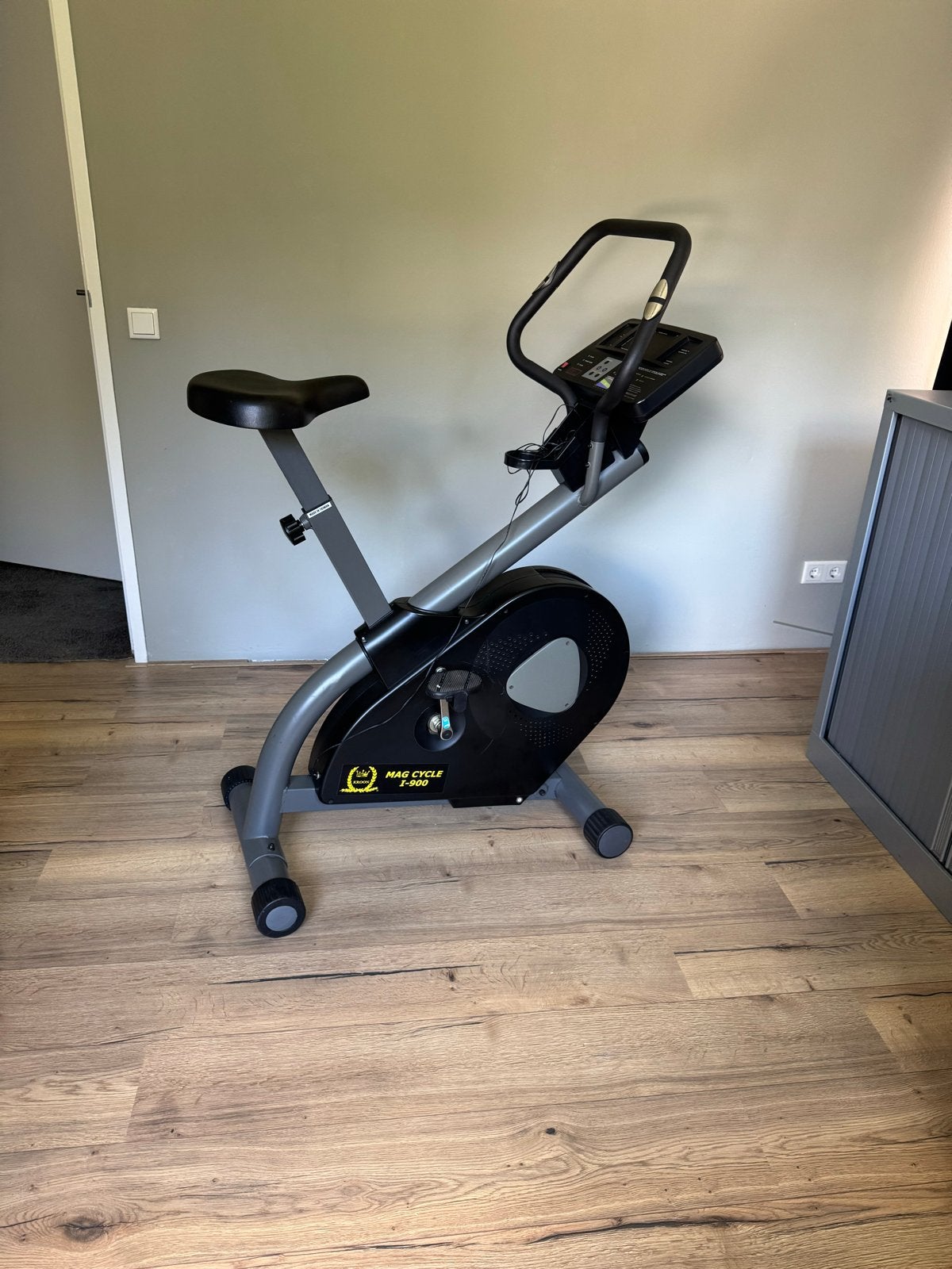Mag Cycle I900 Hometrainer, Ophalen, Gebruikt, Metaal, Benen