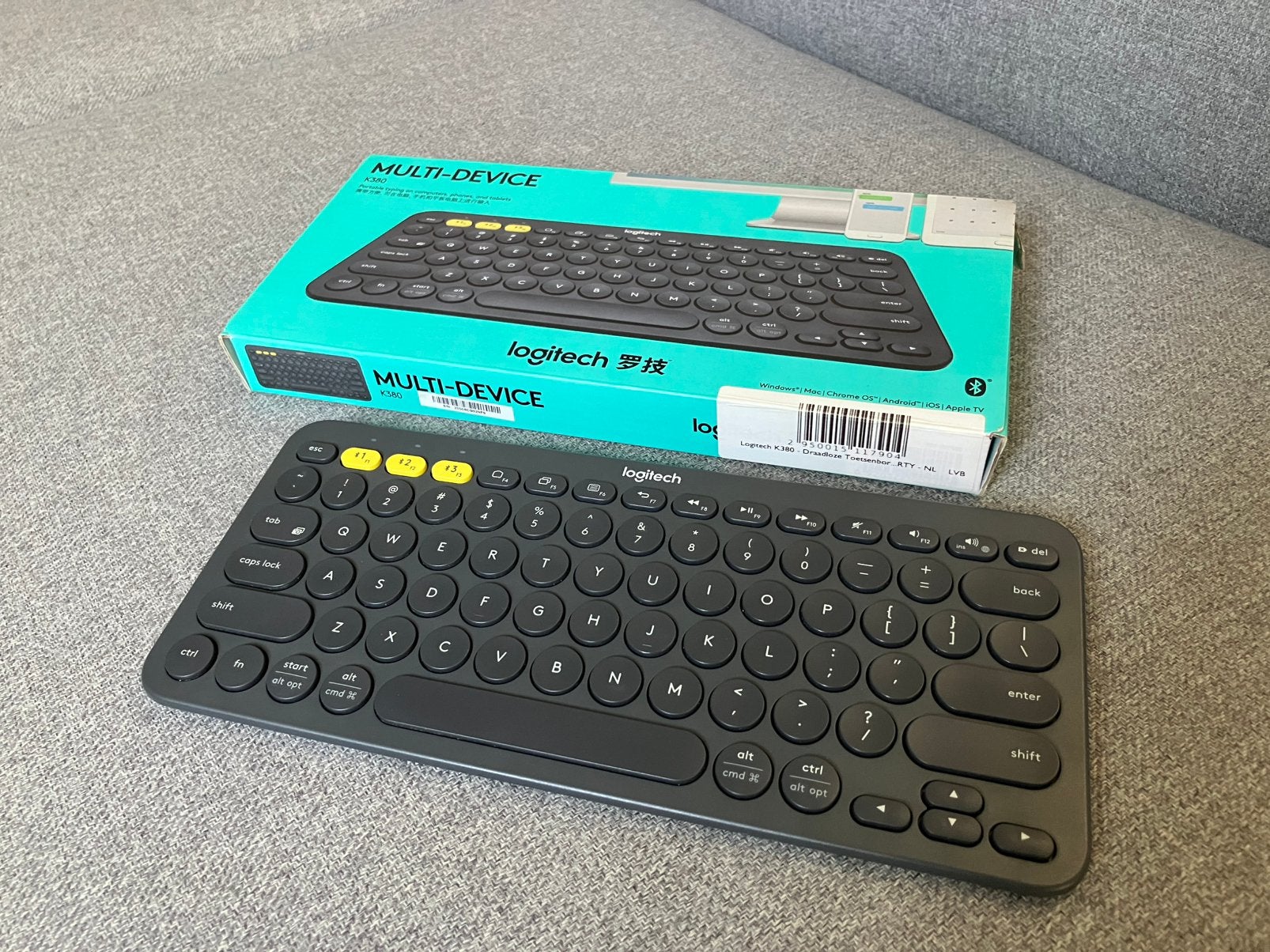 Logitech K380, Computers en Software, Toetsenborden, Ophalen, Qwerty, Zo goed als nieuw, Draadloos